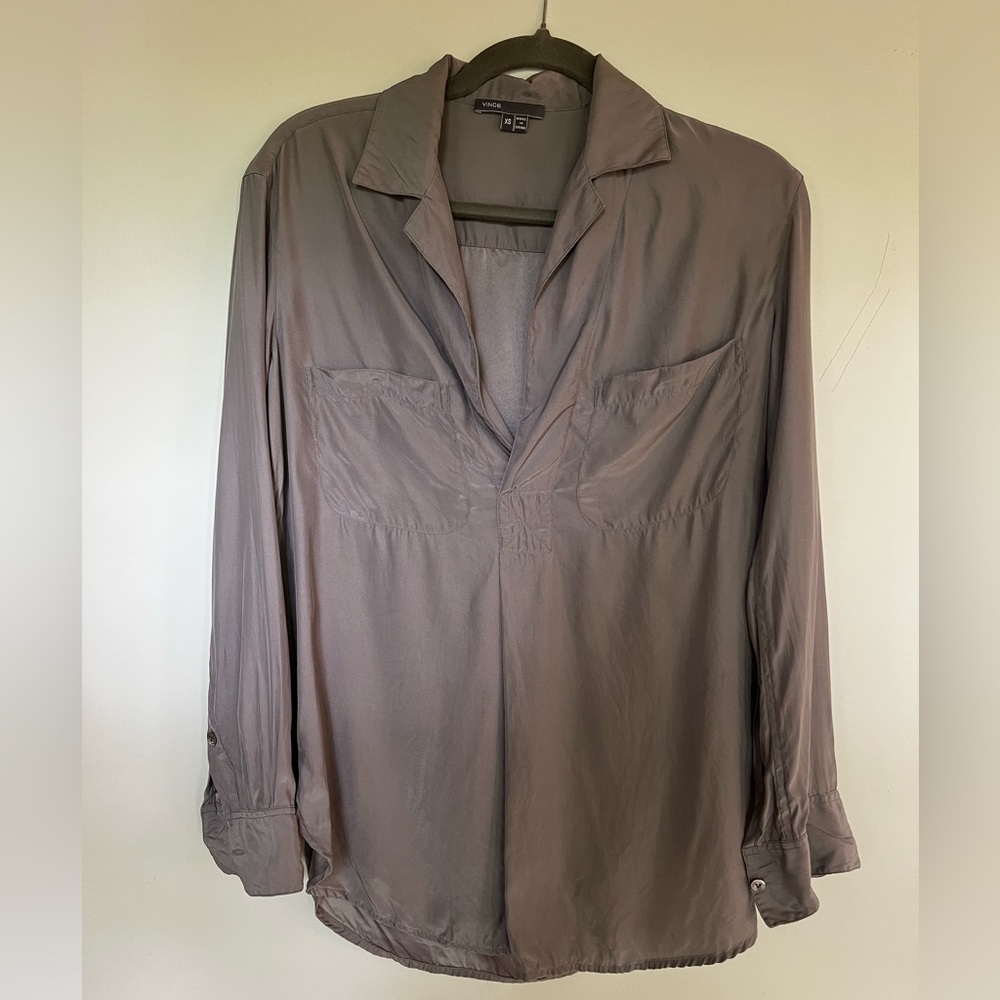 Vince Women's Size XS 100% Silk Split Neck Short Dolman Sleeve Blouse Light Gray